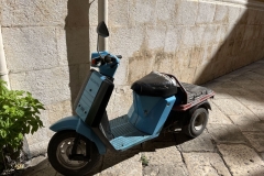 Corfu-Town-uksik-roller
